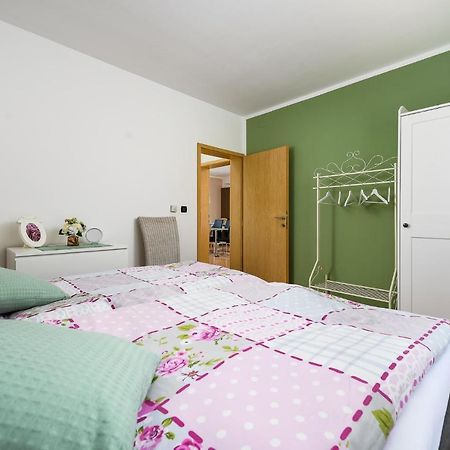 Villa Elisa Kaštelir Kültér fotó