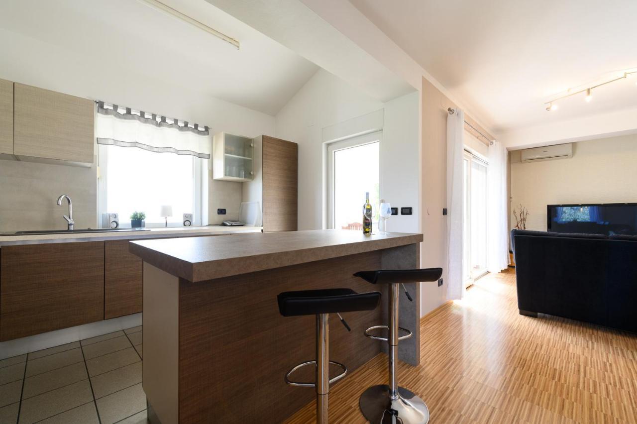 Villa Elisa Kaštelir Kültér fotó