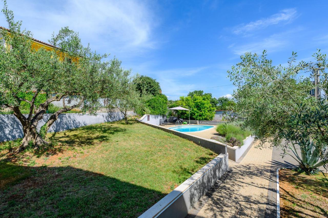 Villa Elisa Kaštelir Kültér fotó