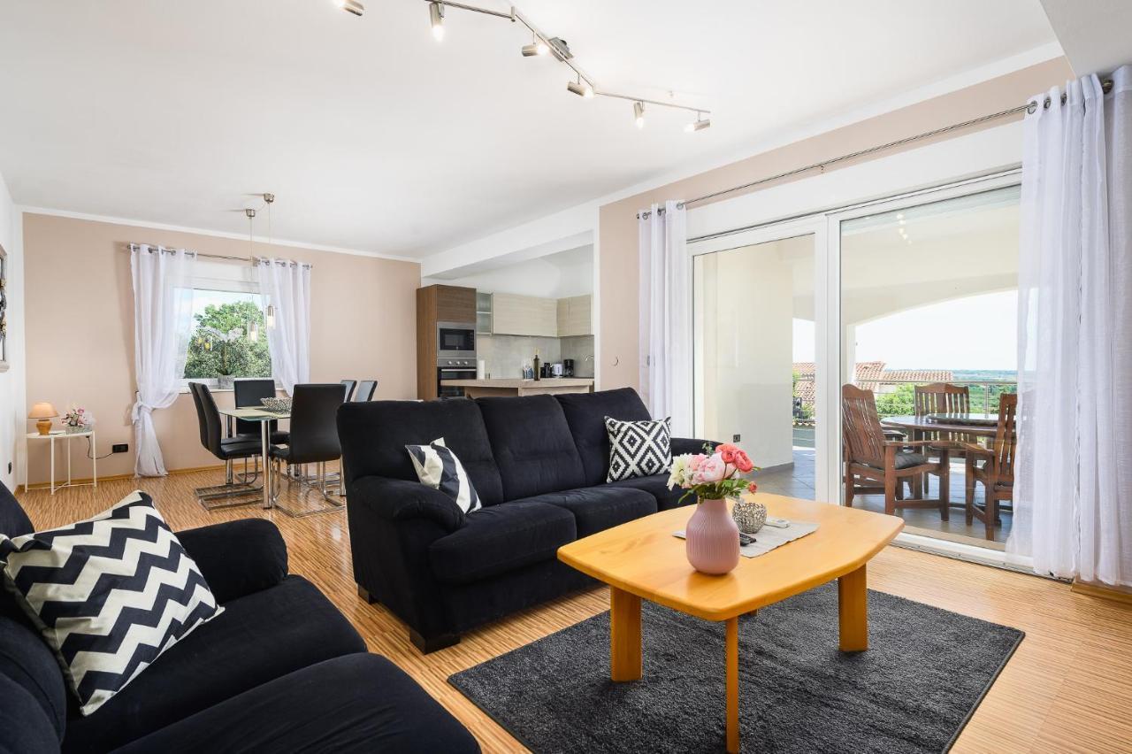 Villa Elisa Kaštelir Kültér fotó
